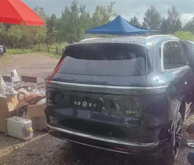 全新问界M7实车曝光：家族化设计全面升级智能与空间双突破(图1)