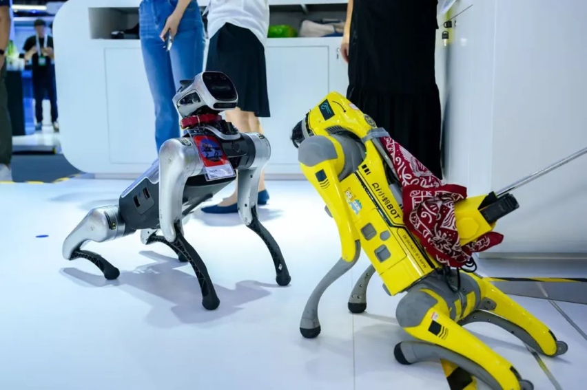 京东亮相世界人工智能大会从工厂商超医院“跑”出来的AI大模型全新升级(图7)