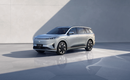 eπ008的魔法空间：装下冲浪板、沙滩椅和孩子的整个暑假快乐(图1)