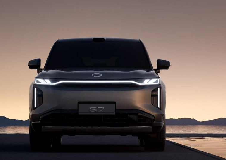 2025最新家庭用车推荐指南：空间、油耗、安全实测这几点选对不踩坑(图3)