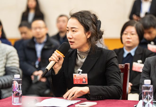 建设现代化人民城市提升城区治理精细化智能化水平丨区二届人大七次会议专题审议会(图4)