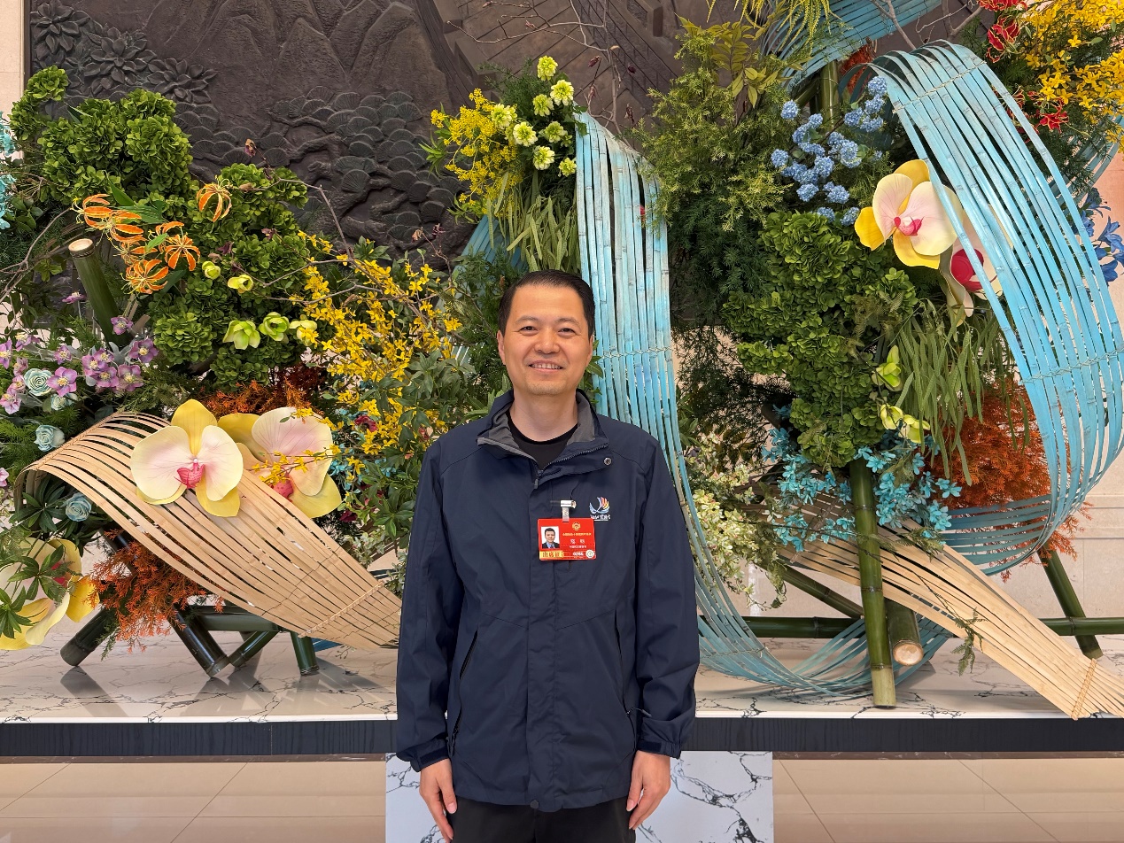 全国政协委员、西南财经大学大数据研究院院长寇纲：因地制宜发展智能网联新能源汽车产业 2026全国两会(图1)