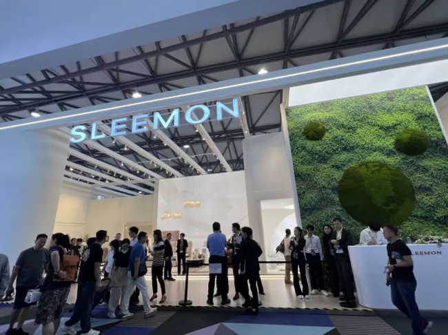 携AI智能床垫亮相中国国际家具展喜临门以硬核科技开拓全球市场(图1)